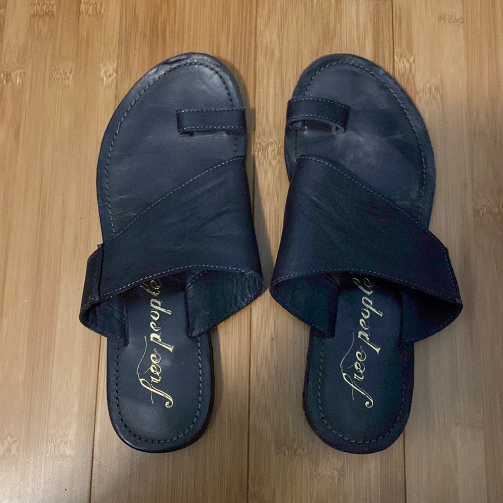 Black free people sandals